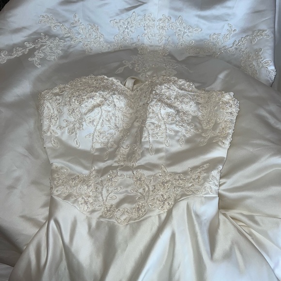Brand new Wedding dress - Picture 1 of 6